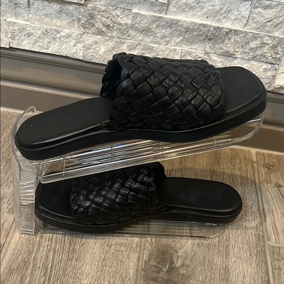 Vince Black Rumi Slide Sandals size 8M/38 - Picture 3 of 11